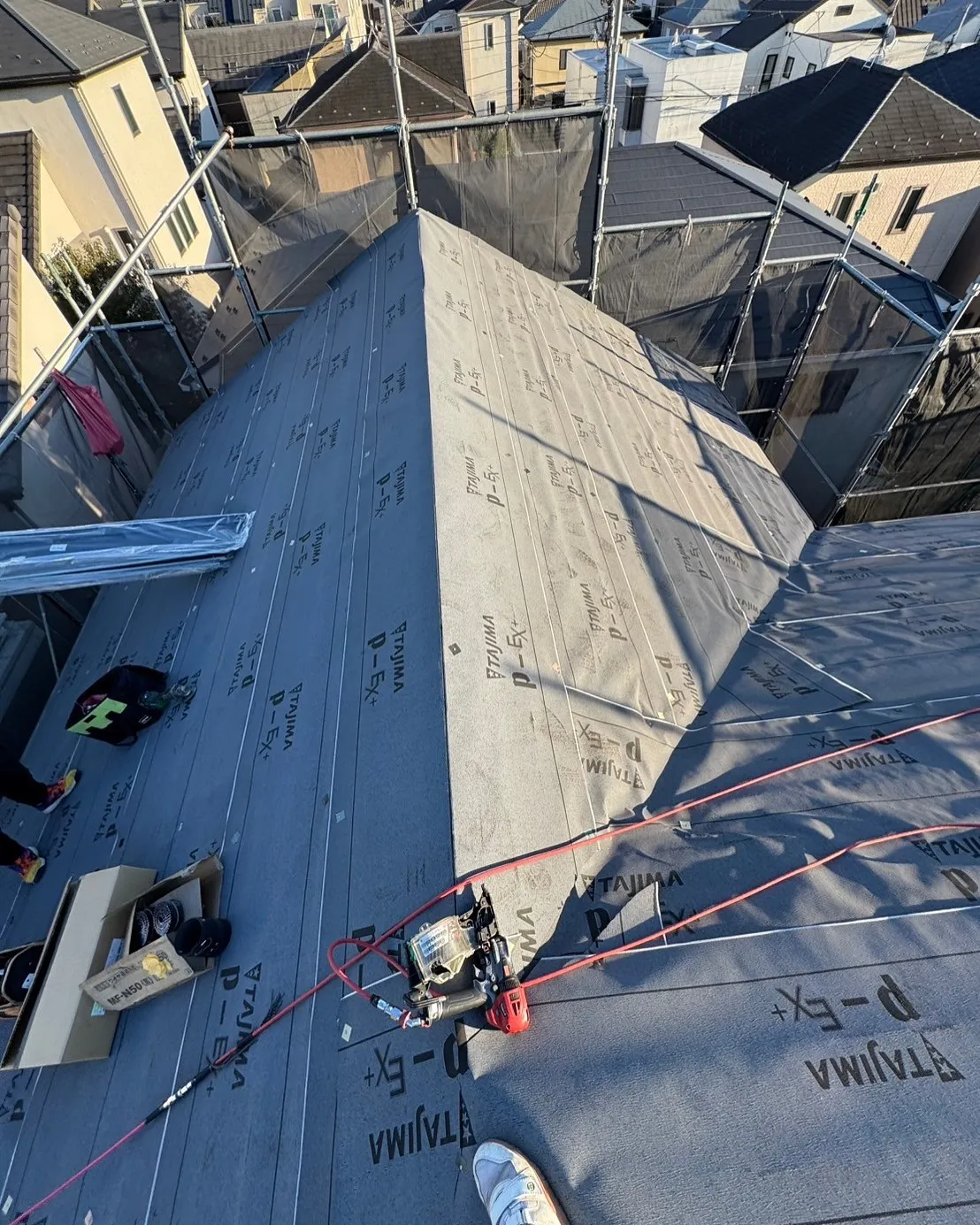 世田谷区　屋根カバー工事　スーパーガルテクト