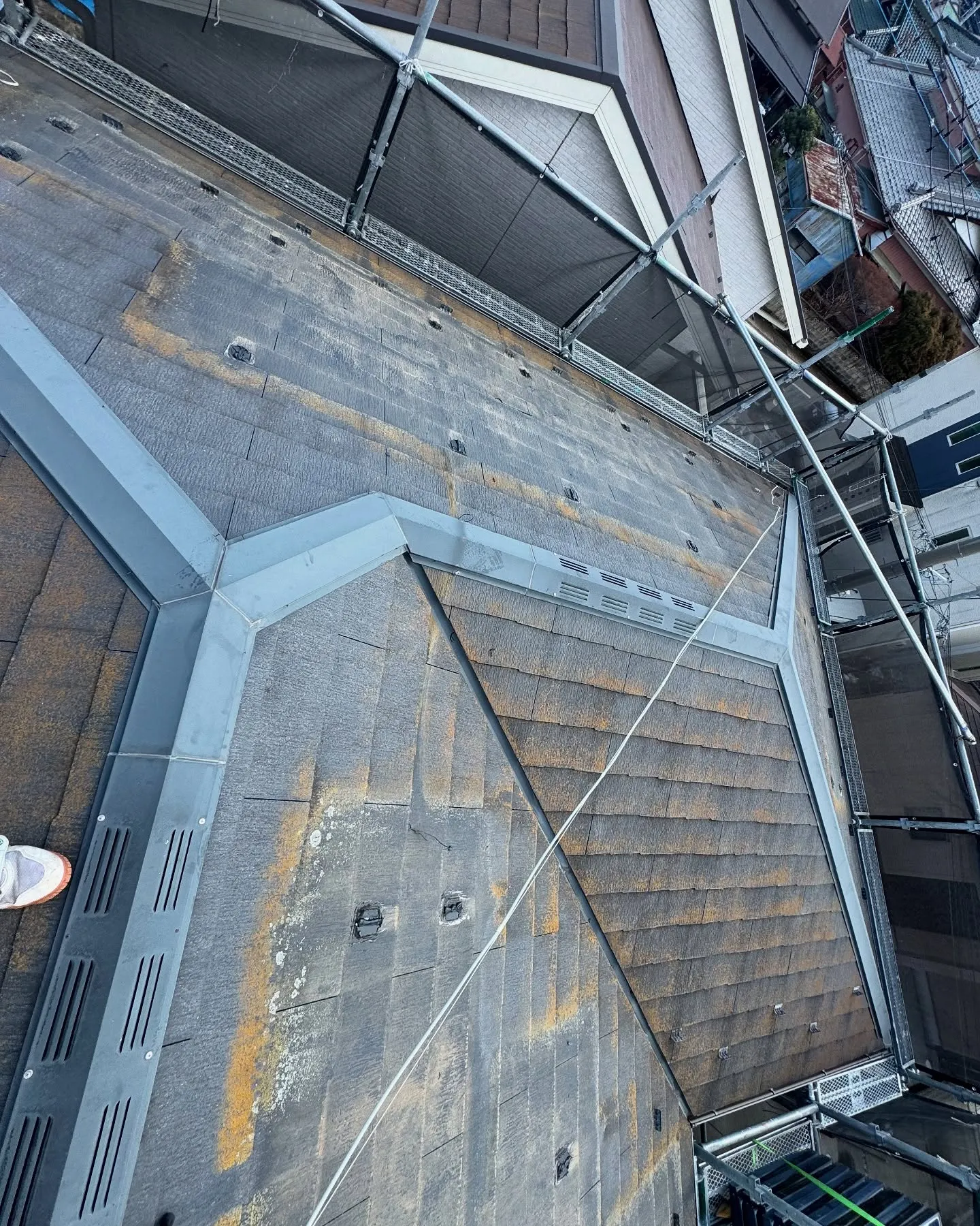 屋根カバー工事　ディプロマットスター　着工です！