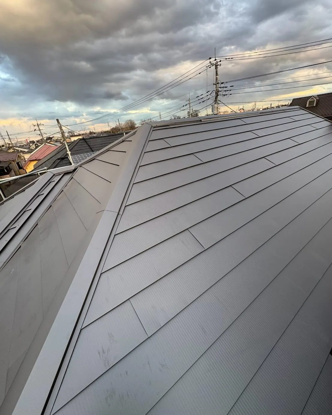 新座市　屋根カバー　ヒランビー銀黒