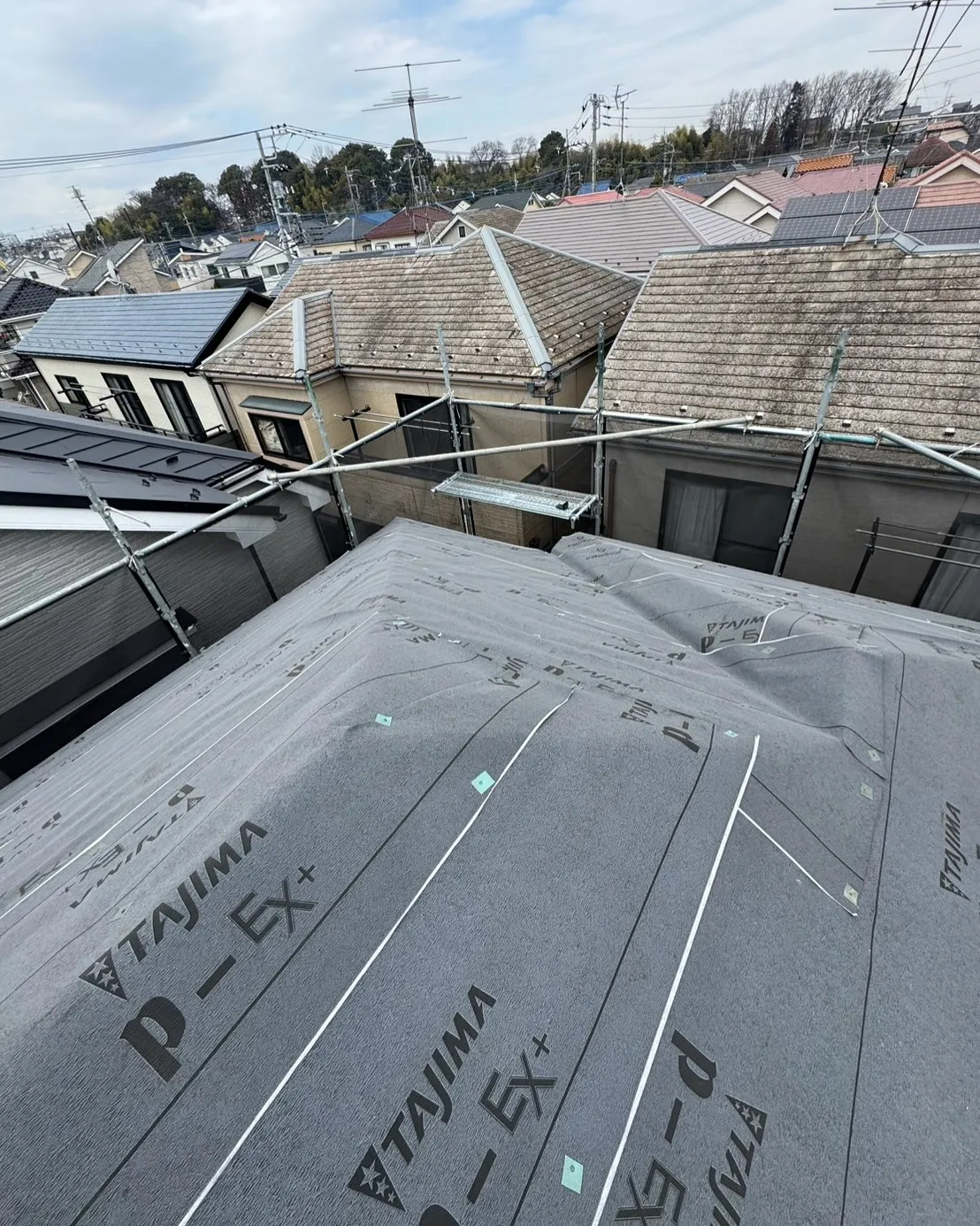 新座市　屋根カバー　ヒランビー銀黒