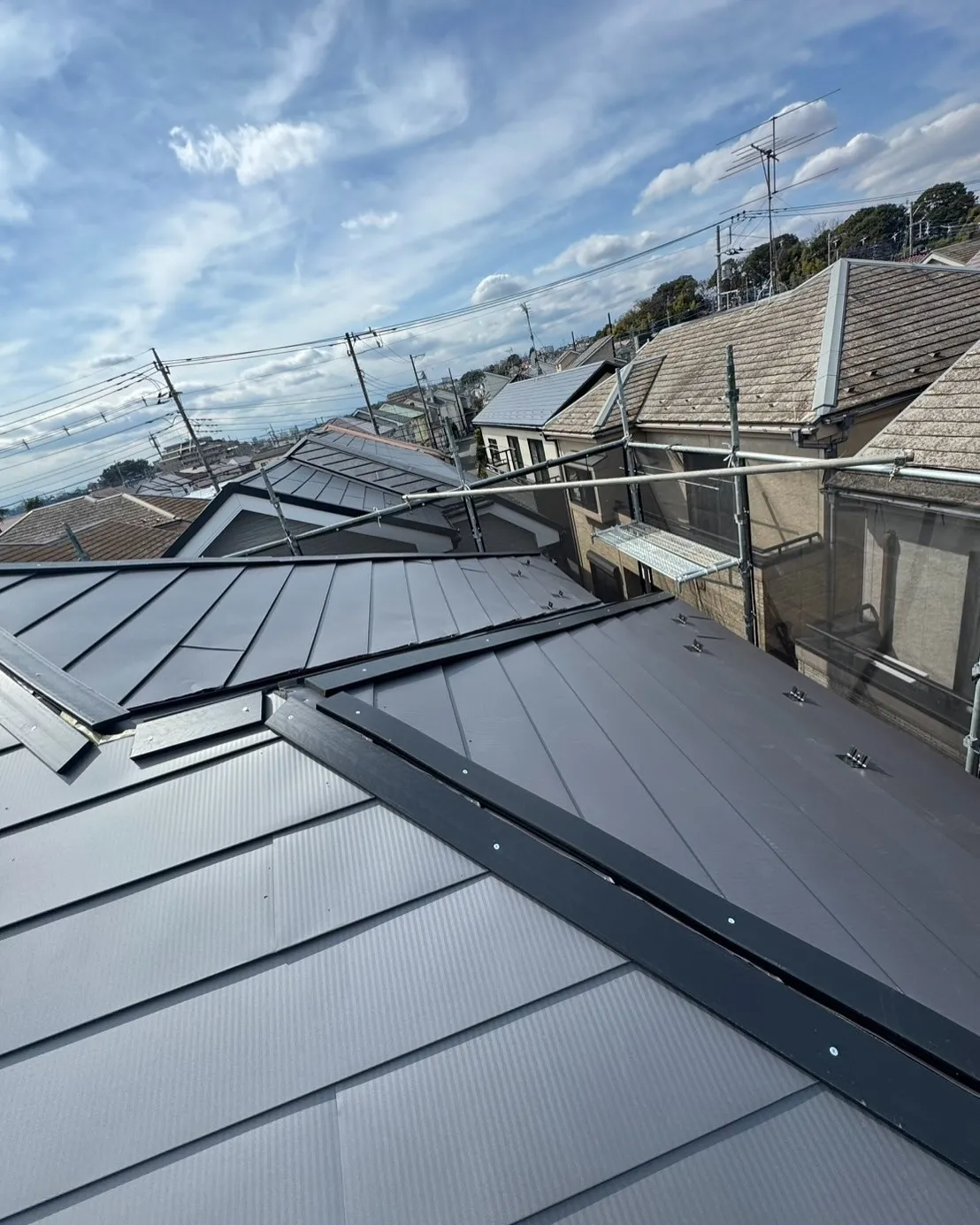 新座市　屋根カバー　ヒランビー銀黒