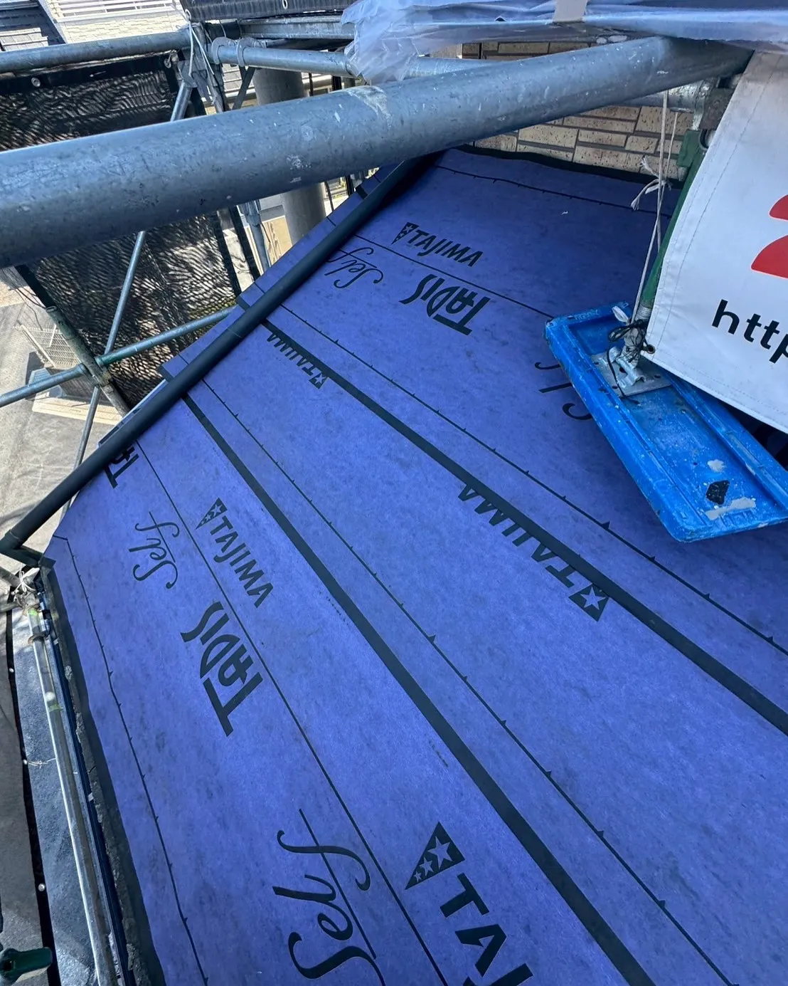 熊谷市　屋根カバー工事　スーパーガルテクト