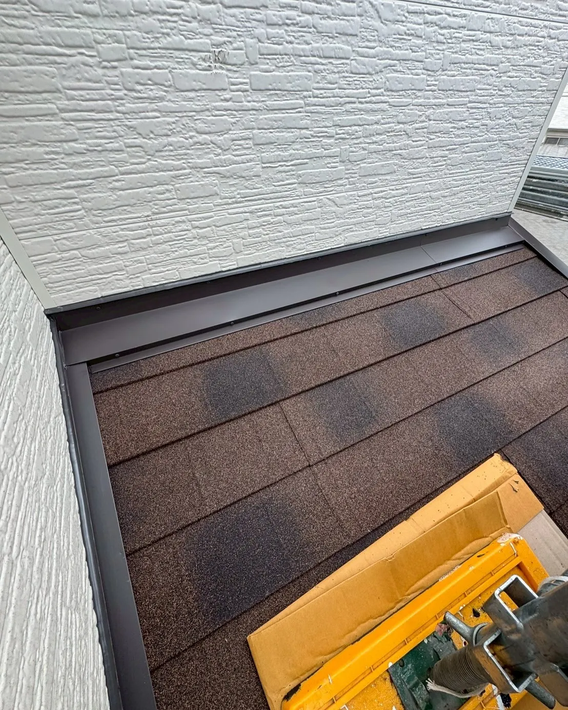 相模原市　屋根カバー工事　ディプロマットスター